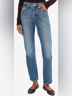 Levi’s Wedgie Straight Leg in size 27